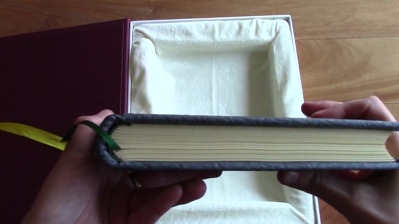 Epica vegan notebook page block and bookmark