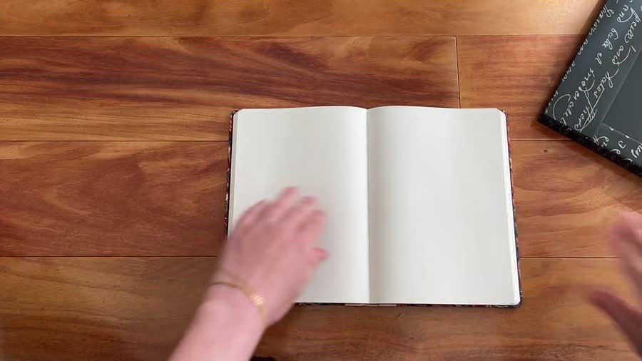 Galen Leather 1870 Marbled Notebook Review 5 Blank Tomoe River paper pages inside the Galen Leather notebook