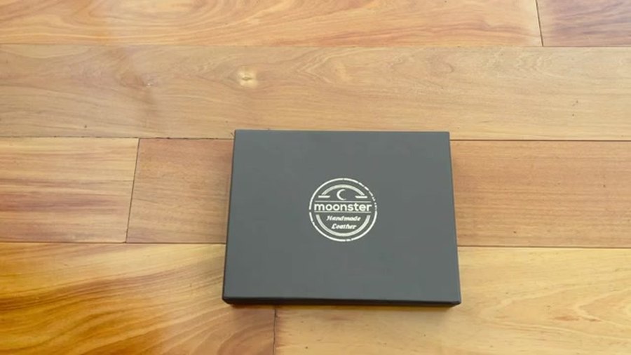 Moonster Refillable Leather Journal Review 1 Moonster refillable leather journal box