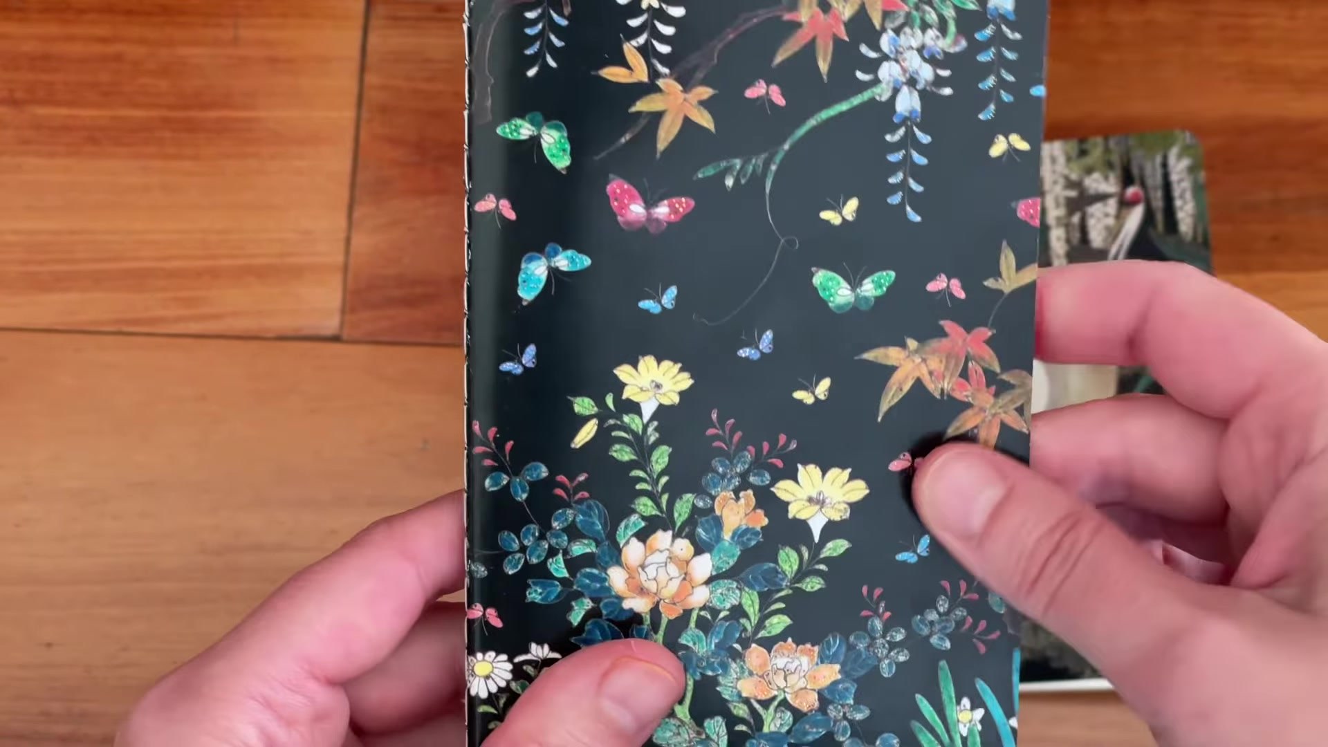 Ashmolean Museum Pocket Notebooks Review 2 Close view of the foiled floral Ashmolean Museum pocket notebook cover