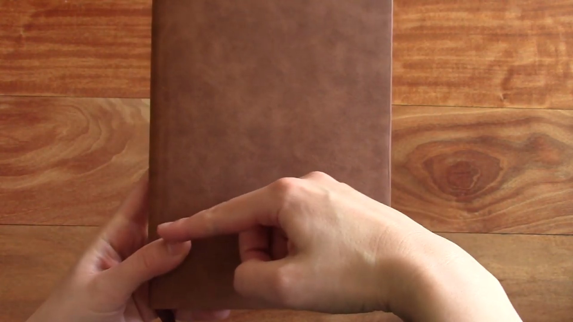LeStallion Notebook Review 5 LeStallion notebook ribbon marker and back pocket detail